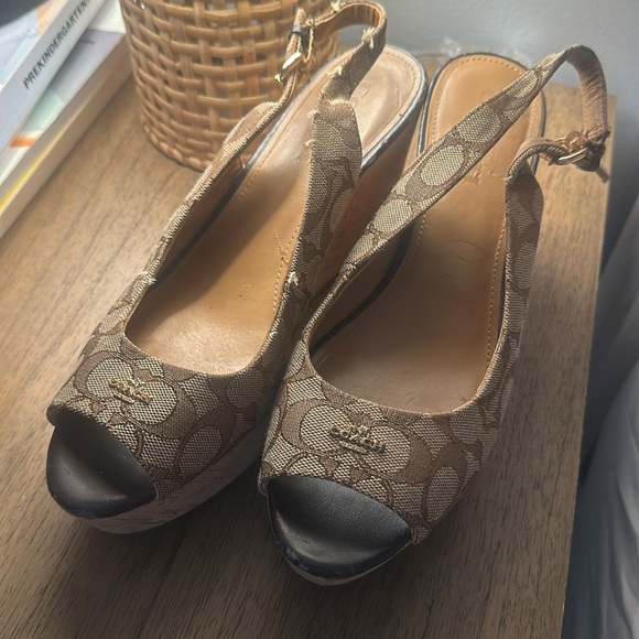 Coach heels - Picture 2 of 7